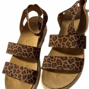 Time and Tru Brown Leopard Sandals
